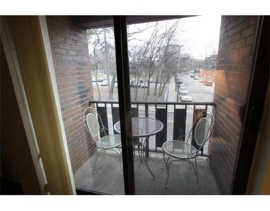 44 Concord Ave unit 301, Cambridge, MA 02138 - photo 3