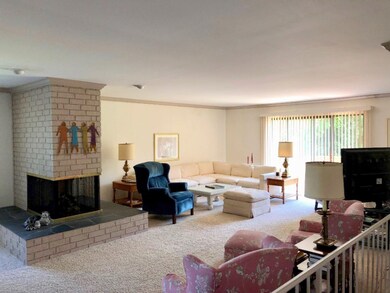 007 Living Room