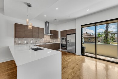 Closer look at the gorgeous kitchen. Quartz counte