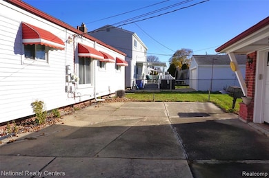 32547 Avondale St, Westland, MI 48186 - photo 6