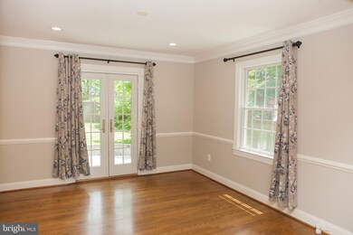 8417 Crown Place, Alexandria, VA 22308 - photo 4