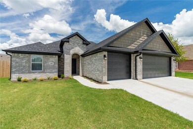 1680 Colonel Bartow Dr, Prairie Grove, AR 72753 - photo 2