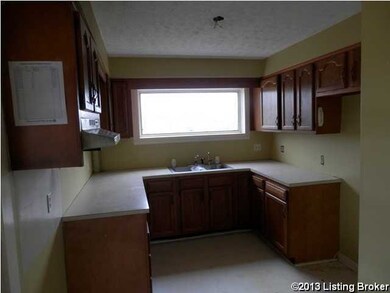 9703 Independence School Rd, Louisville, KY 40291 - photo 3