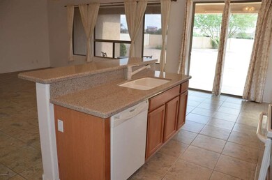KITCHEN ISLAND - EATING BAR