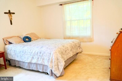 8231 Kings Charter Ln unit K, Springfield, VA 22152 - photo 2