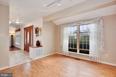 1448 Kingsvale Cir, Herndon, VA 20170 - photo 7