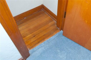 This is the hardwood floor through out.