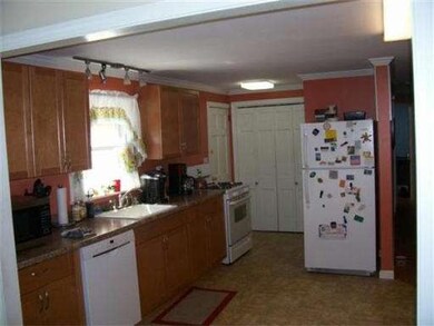 92 N Broadway, Haverhill, MA 01832 - photo 3
