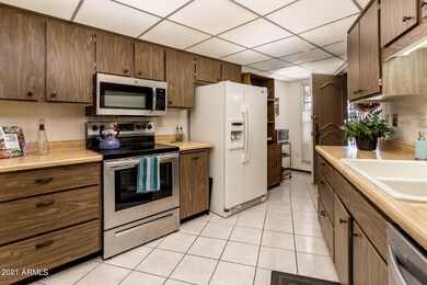 14014 N Palm Ridge Dr W, Sun City, AZ 85351 - photo 5