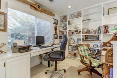 Loft with built ins!