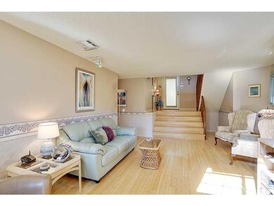 Den/Family/Great Room. BEAUTIFUL BAMBOO WOOD FLOOR