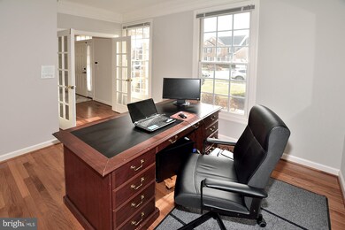 8894 Crosspointe Glen Way, Lorton, VA 22079 - photo 5