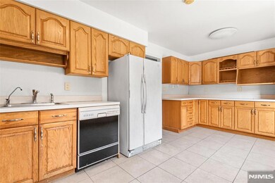 3651 Meadow Ln unit 5B, North Bergen, NJ 07047 - photo 3