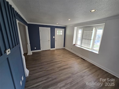 1900 Double Oaks Rd, Charlotte, NC 28206 - photo 3