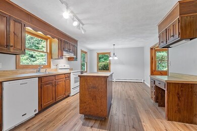 340 Foster St, North Andover, MA 01845 - photo 4