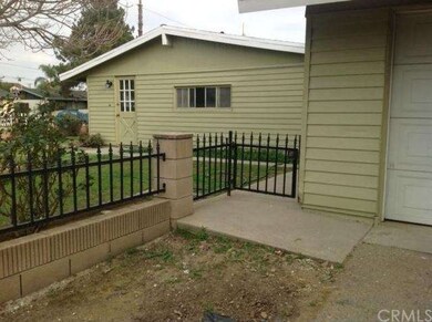 kitchen entrance, gate from driveway.