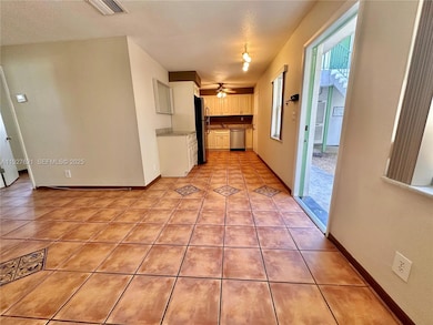 1824 Monroe St unit 4, Hollywood, FL 33020 - photo 3