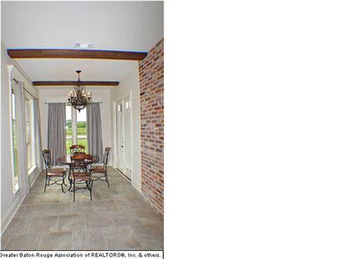 Breakfast Area offers Wonderful Lake Views