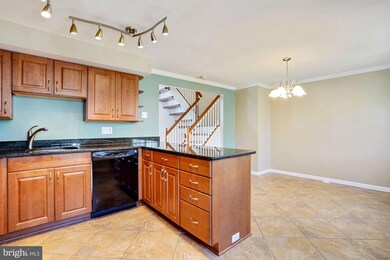 8692 Bent Arrow Ct, Springfield, VA 22153 - photo 7