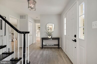 1004 Country Club Dr NE, Vienna, VA 22180 - photo 2