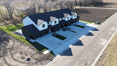 318 Ruthie Ave, Milbank, SD 57252 - photo 2