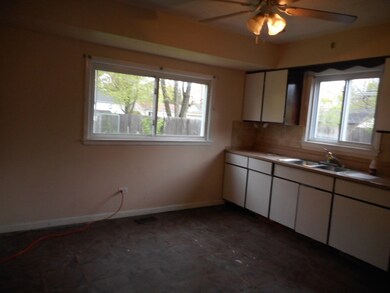 2116 Jethro Ave, Zion, IL 60099 - photo 5