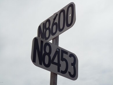 Street sign at SE lot corenre