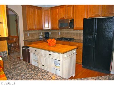 Kitchen - Gourmet Kitchen with Stainless Double Wa