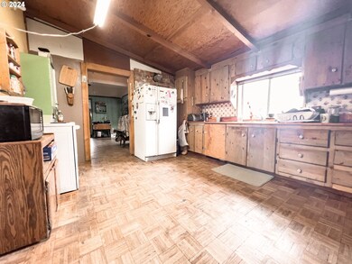 53211 U S 26, Mount Vernon, OR 97865 - photo 4