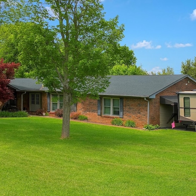 900 Colonial Trace, Frankfort, KY 40601 - photo 2