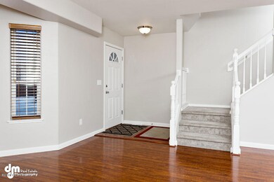 Entryway 9877-SMALL