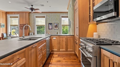 Oak engineered flooring