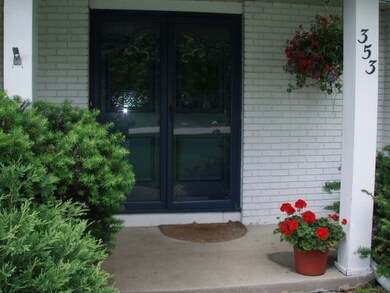 353 Meadowrue Ln, Batavia, IL 60510 - photo 2