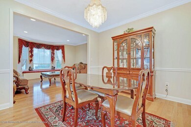 ** Decorative Molding **