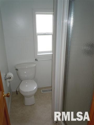 110 N Beason St, Lincoln, IL 62656 - photo 6