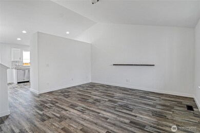 9989 Greenleaf Loop SE, Yelm, WA 98597 - photo 5