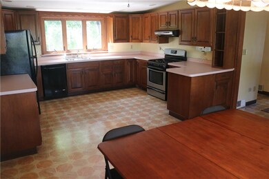 Spacious eat in kitchen