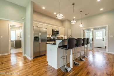 8818 Fairground Rd, Louisville, KY 40291 - photo 4