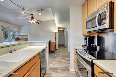 HallwayfromKitchen11