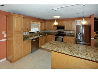 551 Mulberry Ln, Davie, FL 33325 - photo 5