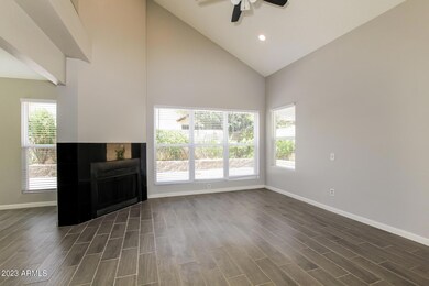 526 E Kerry Ln, Phoenix, AZ 85024 - photo 5