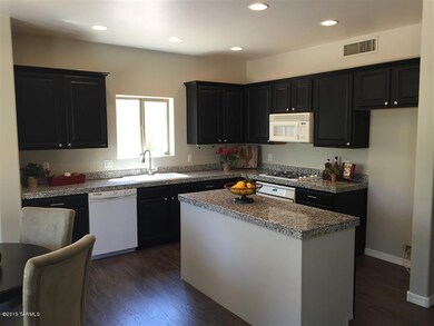 5251 N Spring Pointe Pl - kitchen