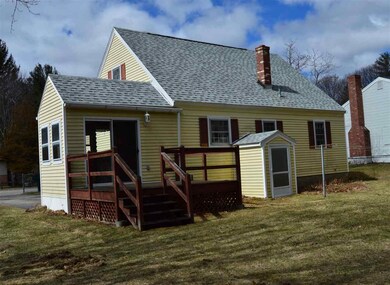 19 Maplecrest St, Newmarket, NH 03857 - photo 2