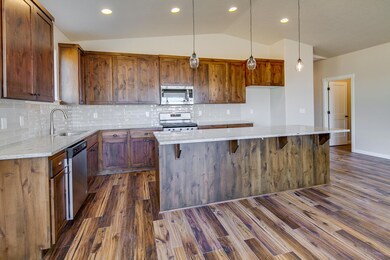 4832 SW Zenith Ave, Redmond, OR 97756 - photo 7