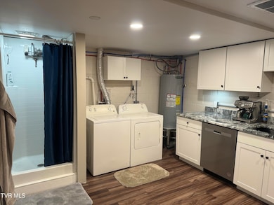 917 E Sullivan St, Kingsport, TN 37660 - photo 4