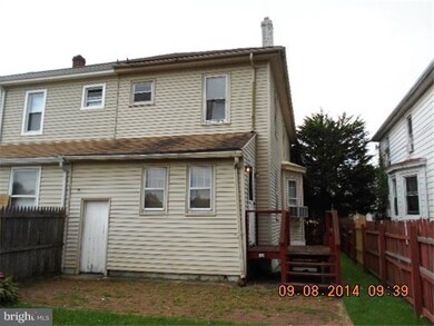 520 W Laughead Ave, Upper Chichester, PA 19061 - photo 2