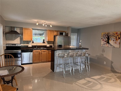 213 SW 5th St, Hallandale Beach, FL 33009 - photo 3