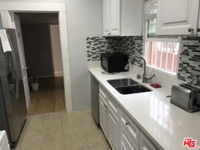 4826 Pickford St, Los Angeles, CA 90019 - photo 2