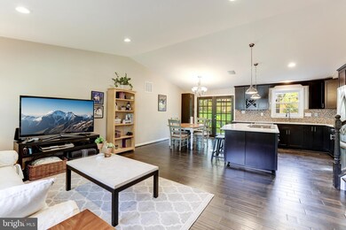 12913 Framingham Ct, Herndon, VA 20171 - photo 6