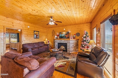 2014 Delta Dawn Dr, Sevierville, TN 37862 - photo 6